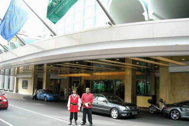 doormen shangrila hotel singapore