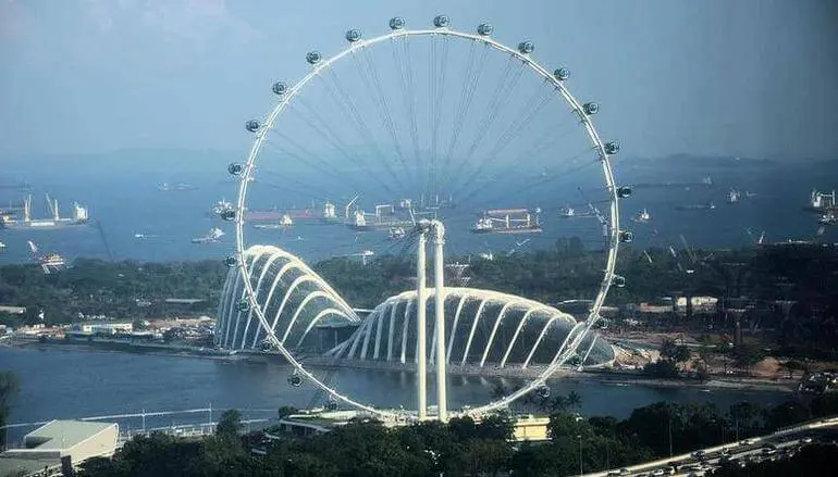 Singapore flyer ferris wheel